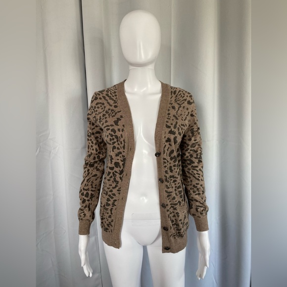 Forever 21 Women’s Cardigan Sweater - Picture 2 of 11